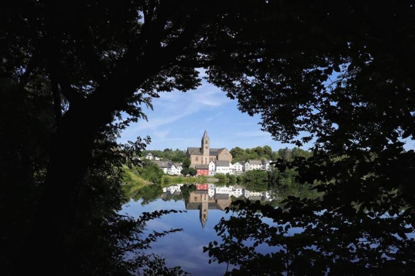 Ferienwohnung Maarburg Ulmen Bagian luar foto